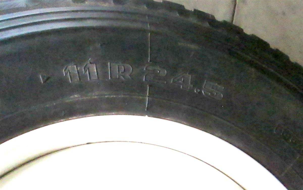 11R24.5 Tire 80% Tread Mounted on 10 Hole Rim Aeolus Semi-Truck